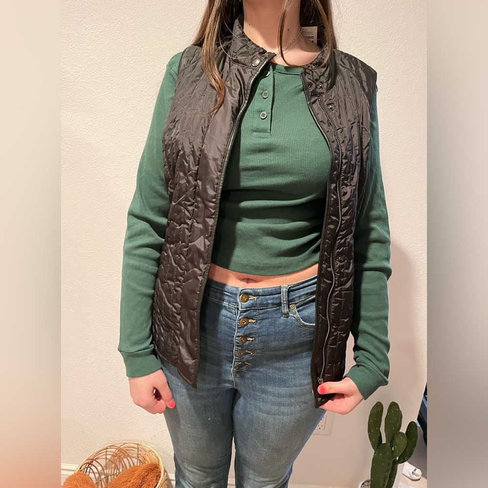 Banana Republic Womens Quilted Sleeveless Vest. Fall/winter